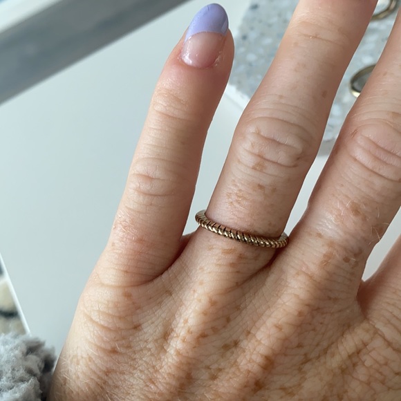 Stackable gold rings - Picture 5 of 6